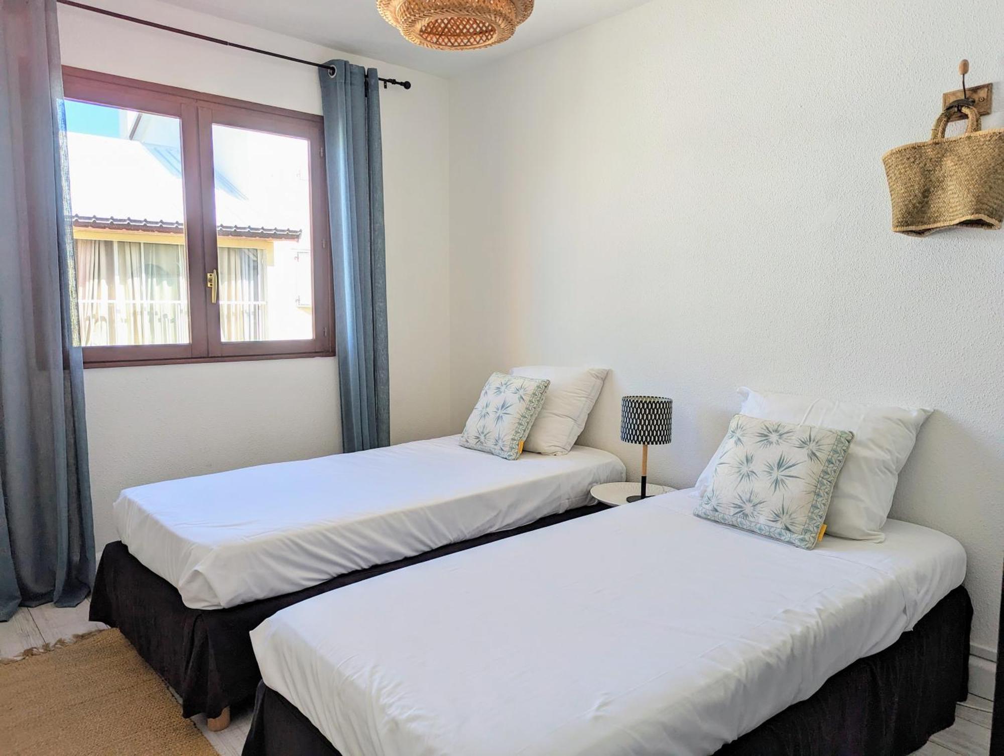 Cap Saint Gilles - T3 Vue Sur Le Port Apartment Exterior photo